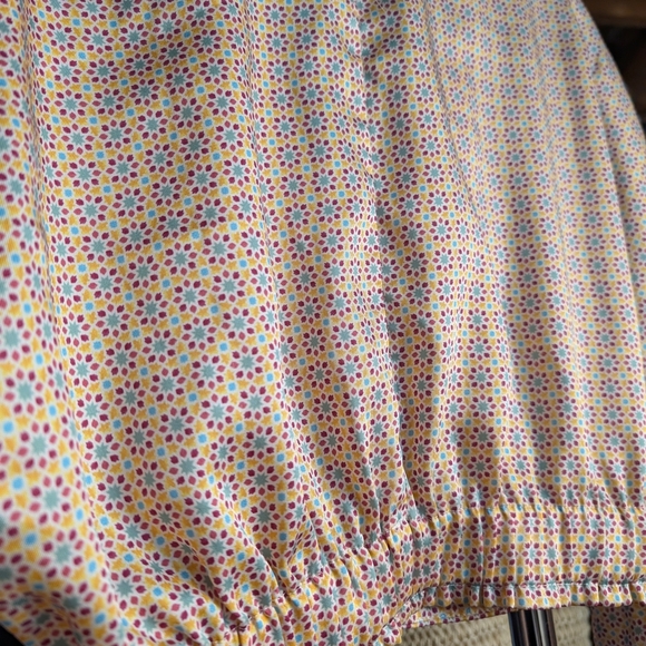 132.Zara Women's Patterned Button-Up Top - Picture 5 of 5